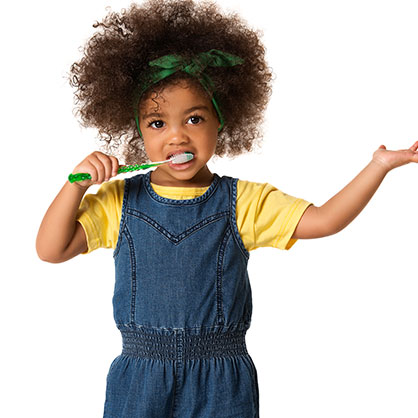 girl brushing teeth